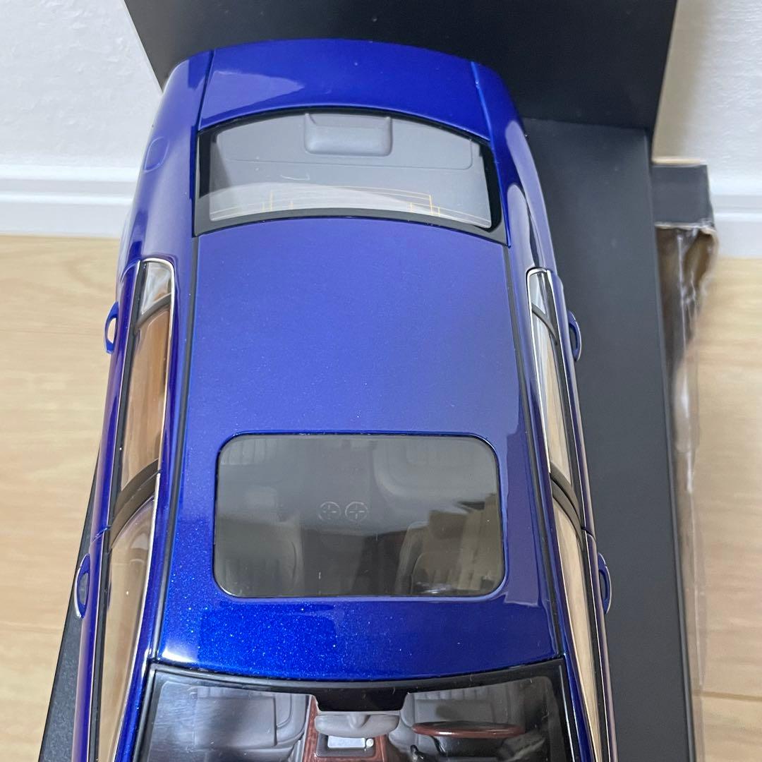 オートアートパフォーマンス 1/18 フォルクスワーゲン フェイトン ブルー