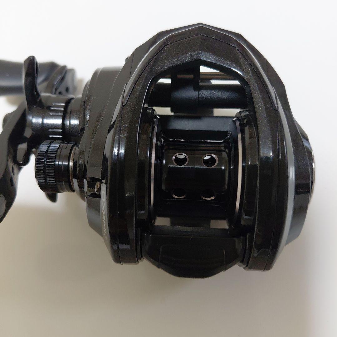 Abu Garcia ROXANI ブラックベイトリール