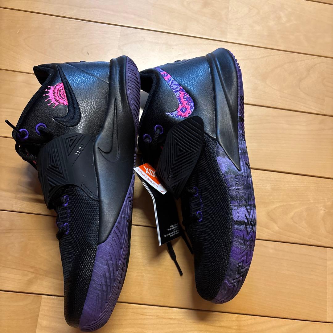 NIKE カイリーフライトップ