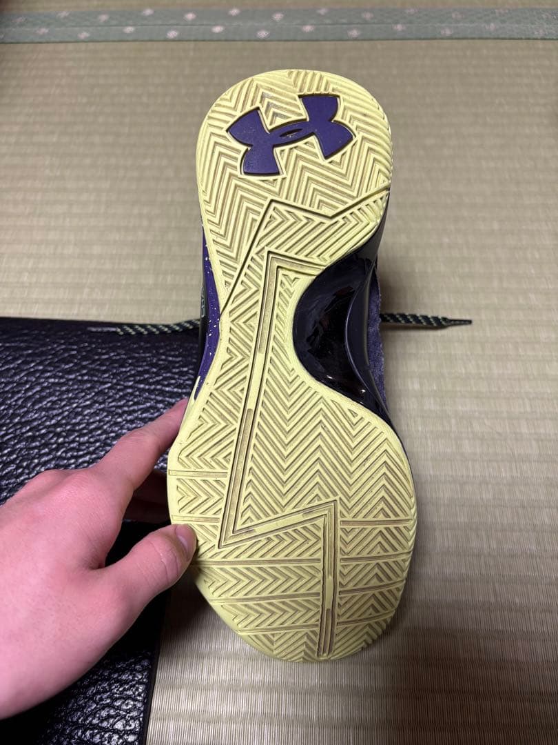 シューズ(男性用) UNDER ARMOUR CURRY 1 DARK MATTER 26.5cm