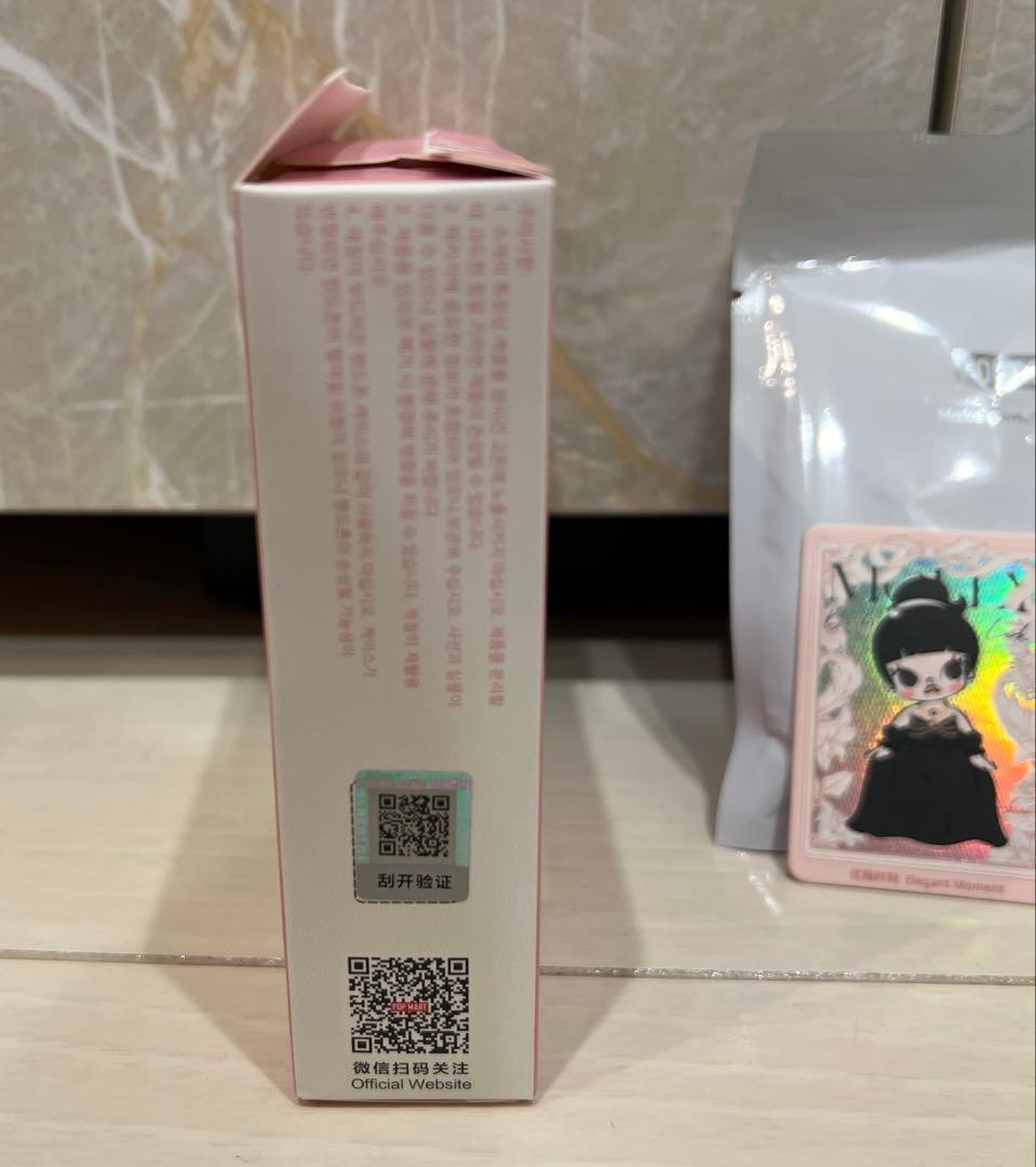 ポップマート　MOLLY phonecharm ストラップ　シークレット