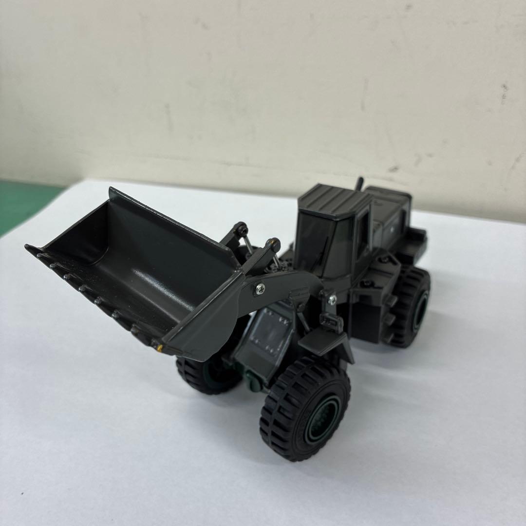 1/48スケール ホイールローダ 自衛隊仕様 輪留め付