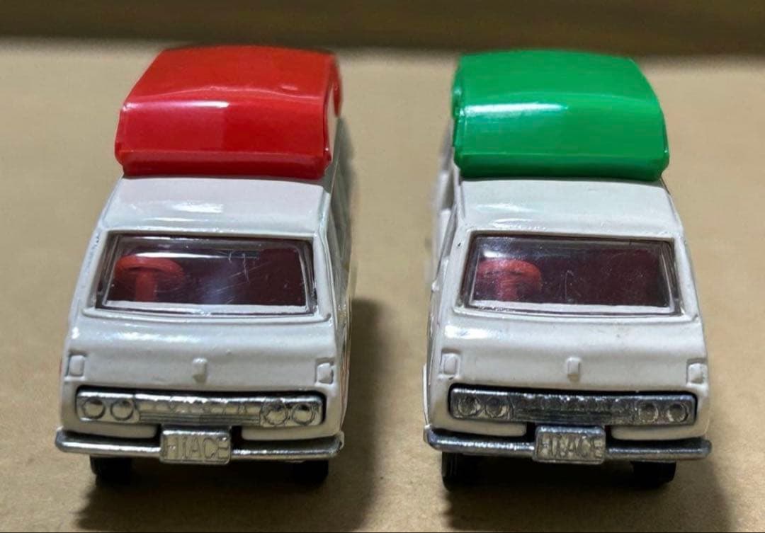 トミカ トヨタ ハイエースコミューター キャンピングカー 2台セット