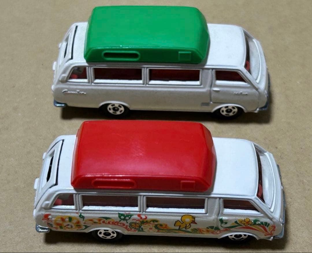 トミカ トヨタ ハイエースコミューター キャンピングカー 2台セット
