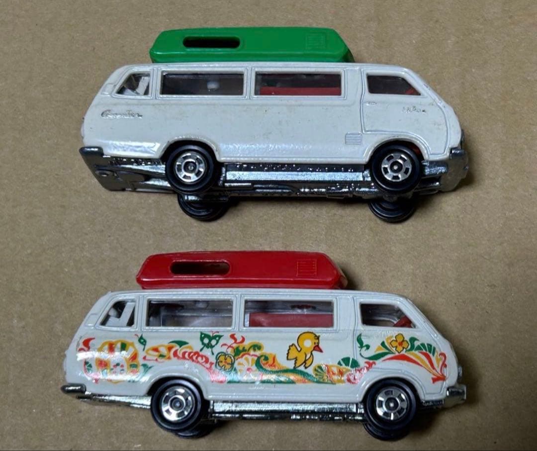 トミカ トヨタ ハイエースコミューター キャンピングカー 2台セット