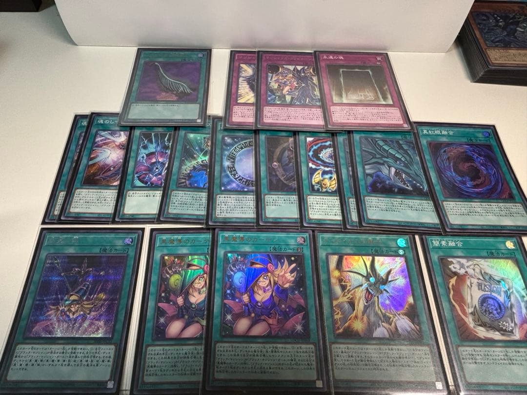 遊戯王　ブラック・マジシャンデッキ　滅びの黒魔術師　ティマイオスの眼光　他53枚