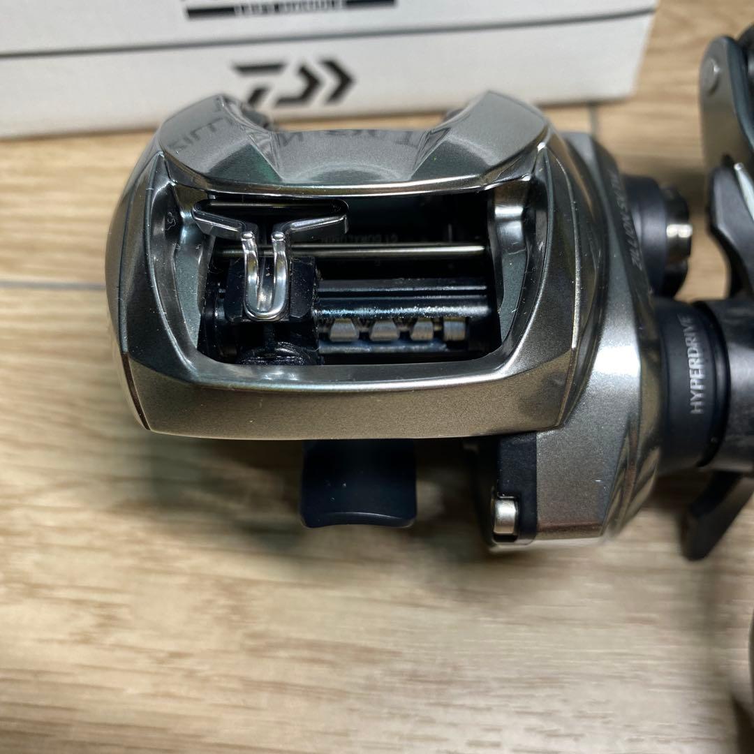 メル91377DAIWA ZILLION SV TW1000HL 7:1