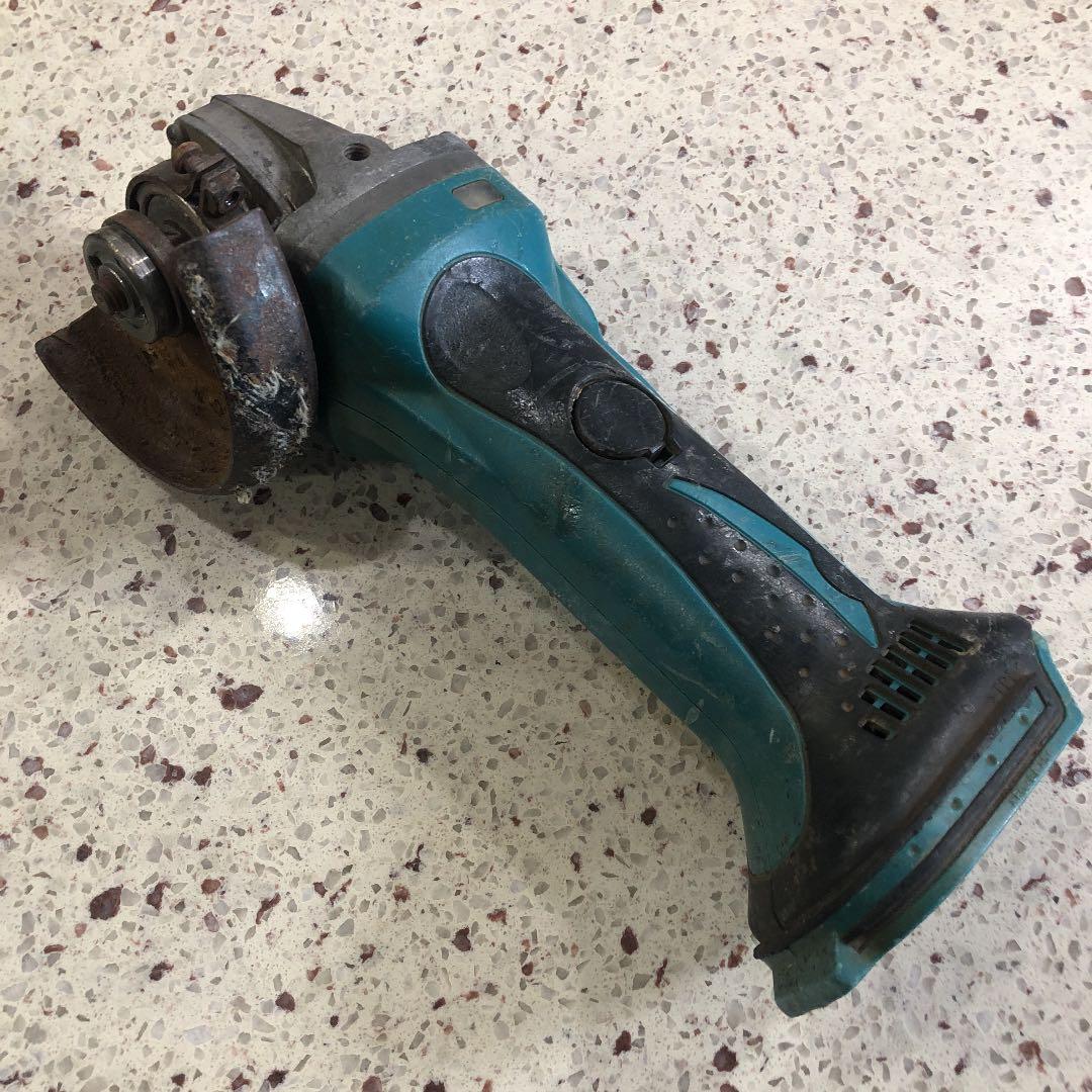 マキタmakita GA400Dディスクグラインダー  サンダー本体のみ