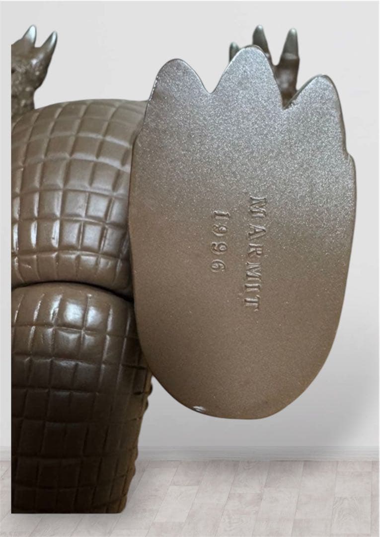 ゴジラ　バラゴンフィギュア 約20cm ブラウン