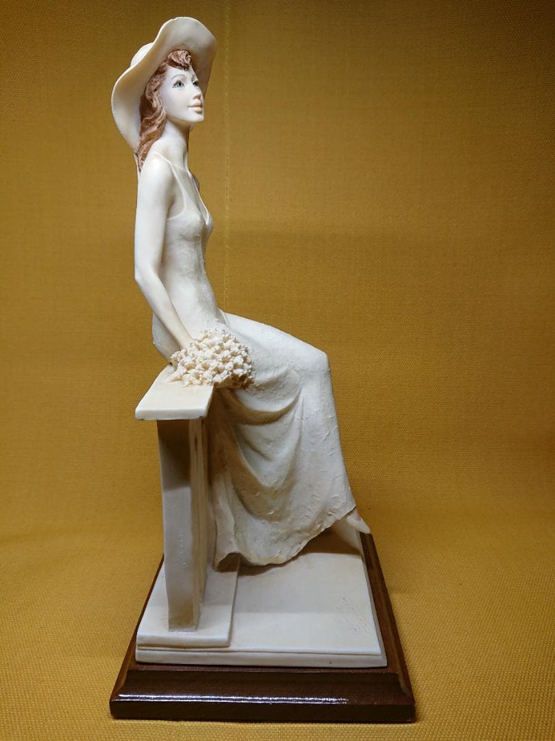人形　彫像　イタリア　オブジェ　置物　インテリア　工芸品　美術品　A1033