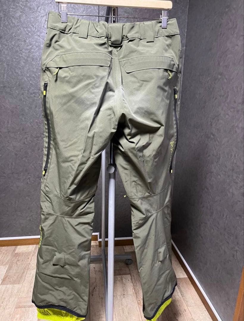 [ak] Burton スノーボードウェア（SWASH）上下セット　Mサイズ