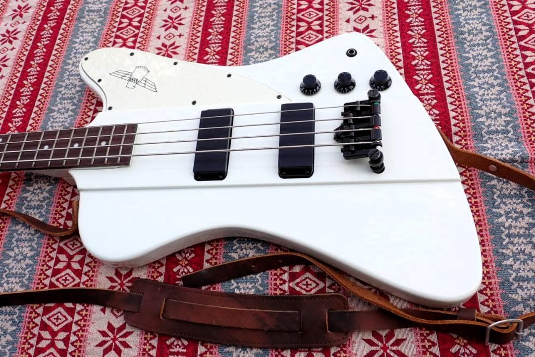 hxm1126 エレキベース Epiphone Thunderbird ホワイト
