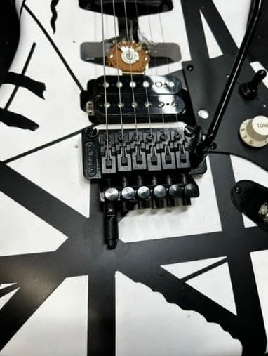 EVH -白黒フランケン ESP製kramer Focus3000ボディレストア