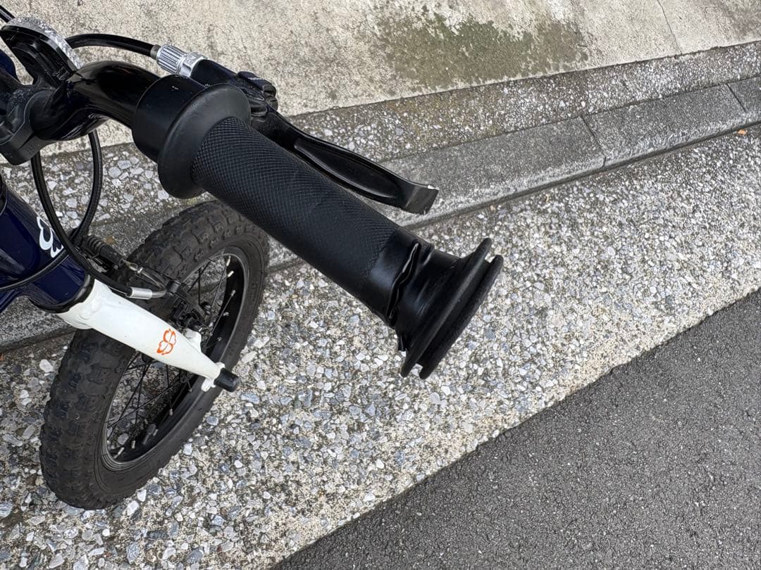 専用です ヨツバサイクル　キッズ自転車 ネイビー/ホワイト