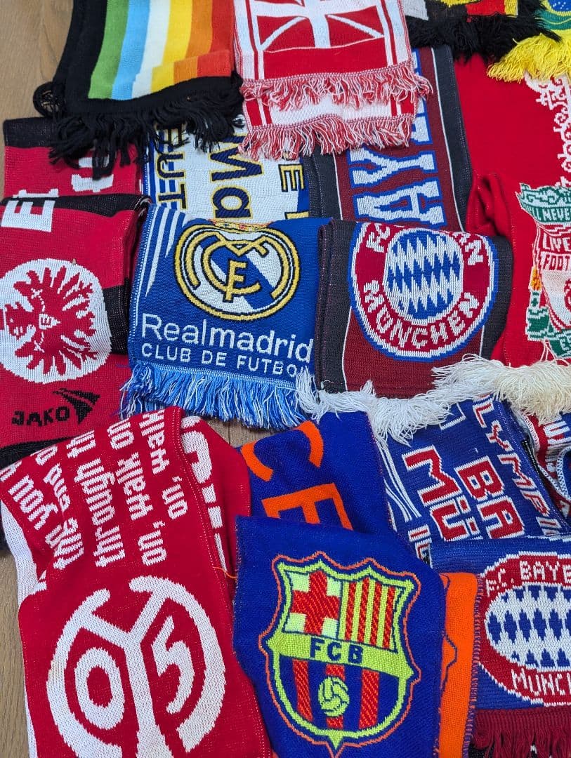 サッカーマフラーセットまとめ売り30本 激レア多数