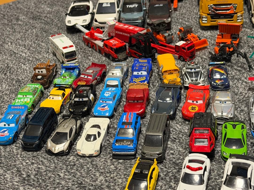 ミニカー　とみか 約100台以上セット カーズキャラクター含む