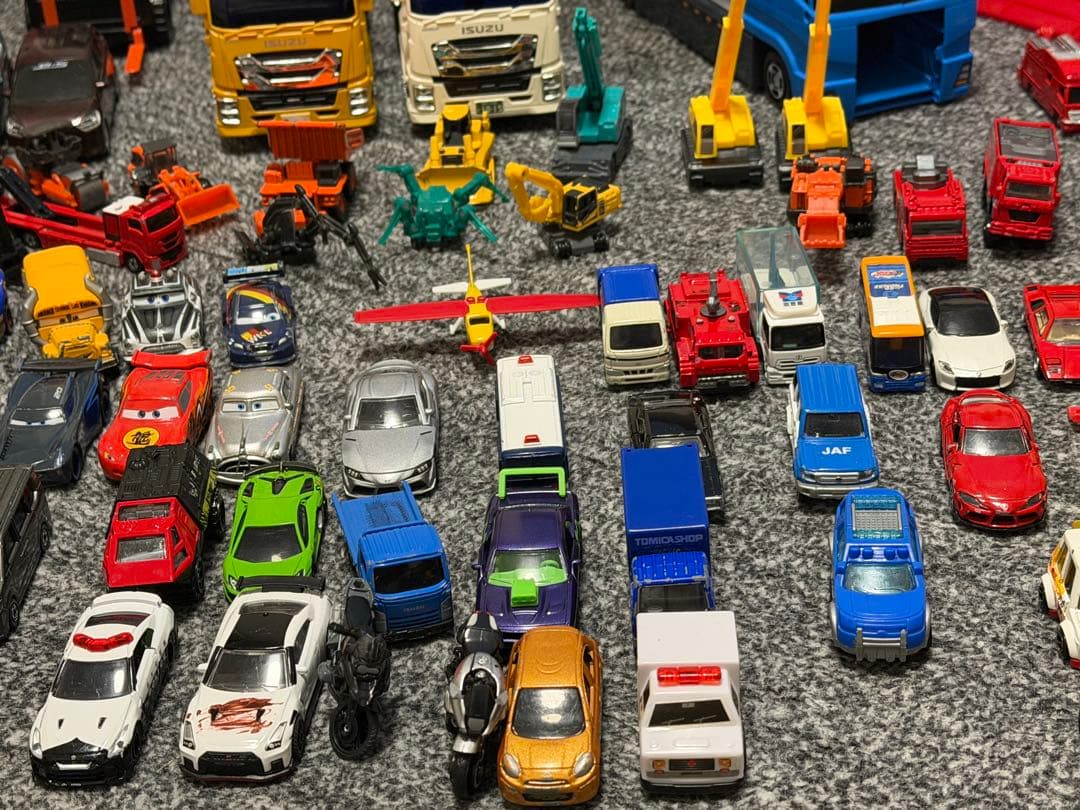 ミニカー　とみか 約100台以上セット カーズキャラクター含む