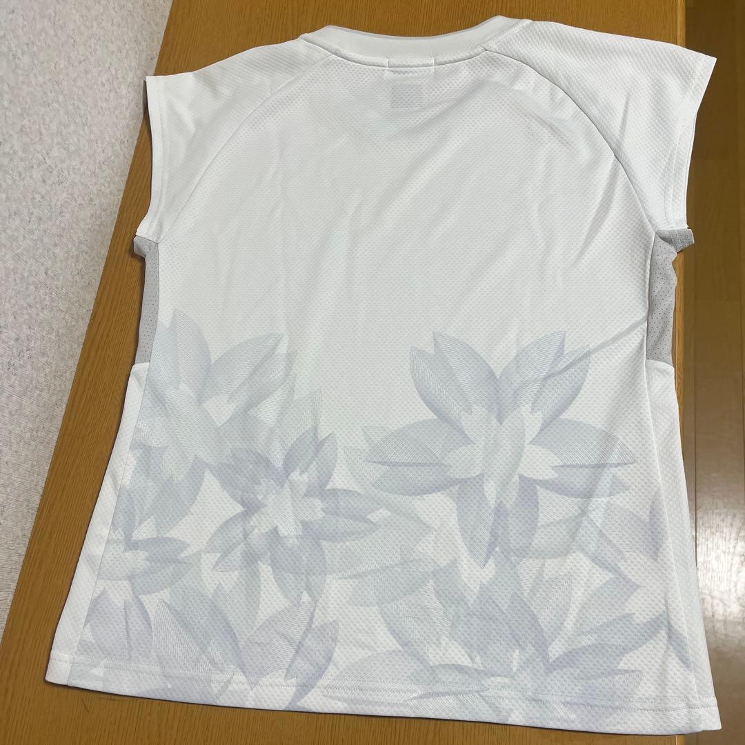 YONEX ホワイト フラワーパターン Tシャツ