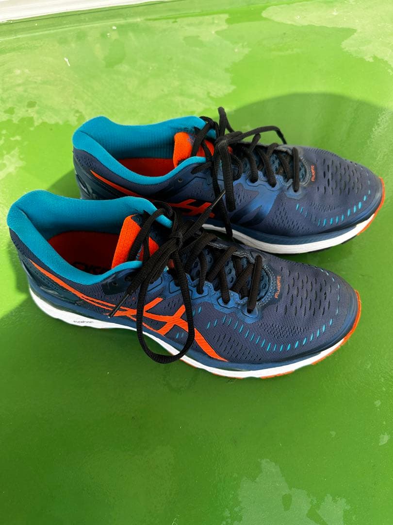 ASICS ランニングシューズ ゲルカヤノ　ネイビー/オレンジ　26.5cm