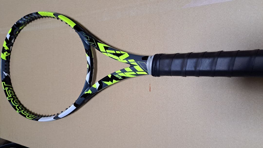 Babolat Pure Aero 300g G2 100インチ