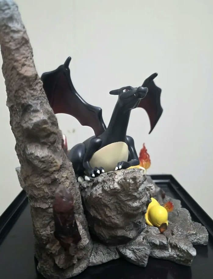 ポケットモンスター　色違い　フィギュア　リザードン