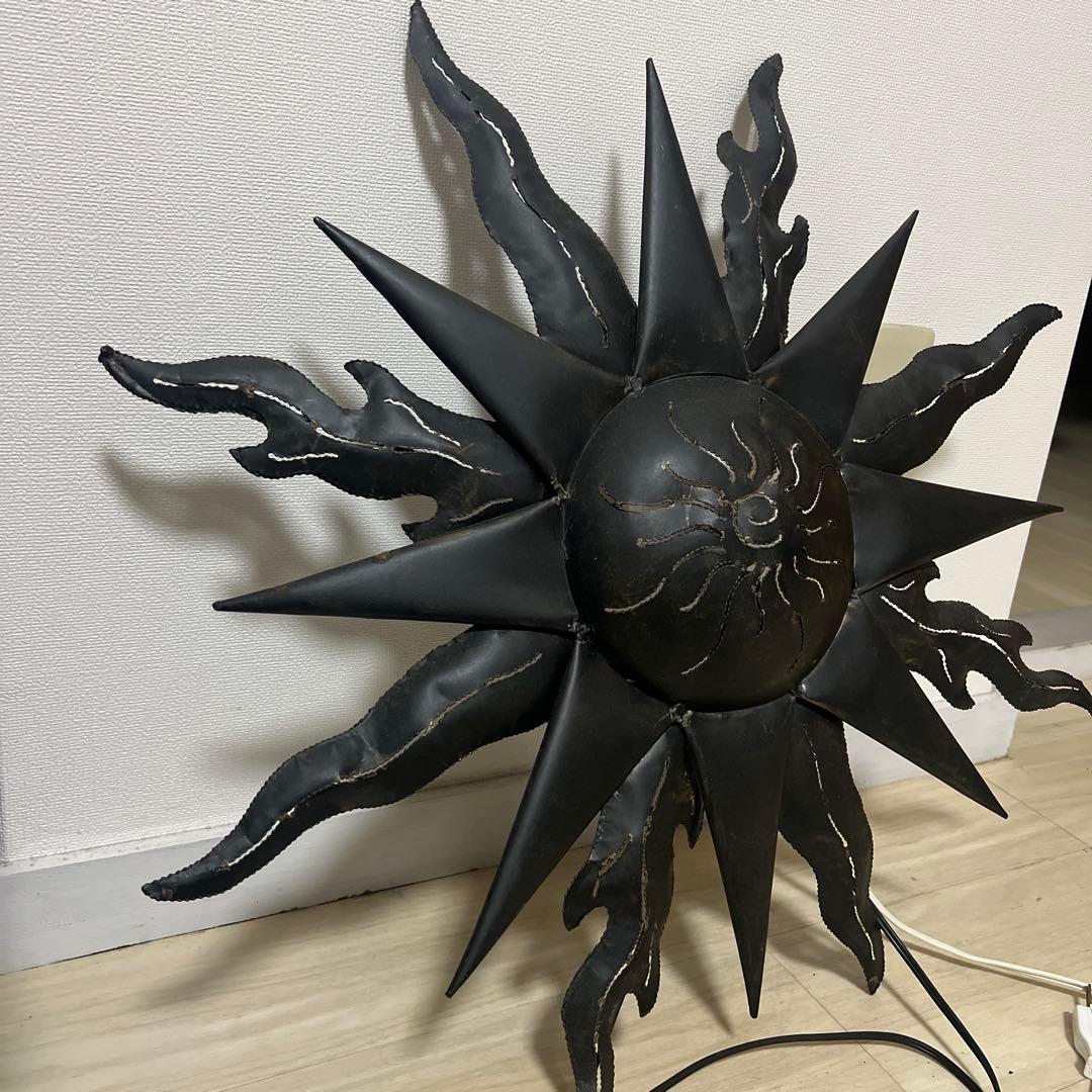 太陽デザインの　ランプ