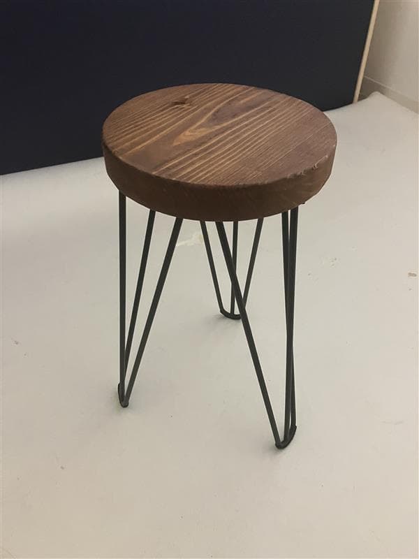 【未来工房】久々入荷！デザインのある一点物　大人気アイアンスツール　アイアン