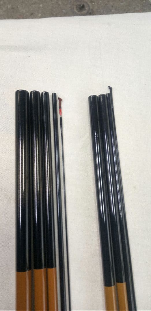 カーボンへら竿2本セット　 ダイワ陽舟硬式17&三四郎12竹グリプ