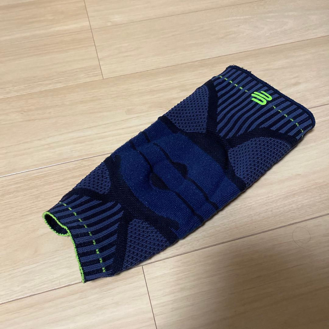 BAUERFEIND 膝サポーター