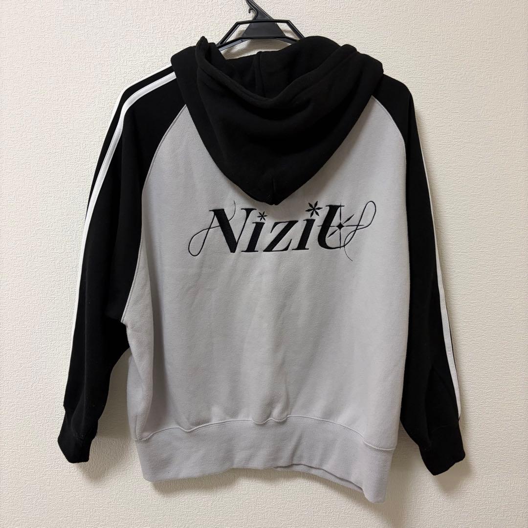 NiziU AWAKE パーカー Mサイズ