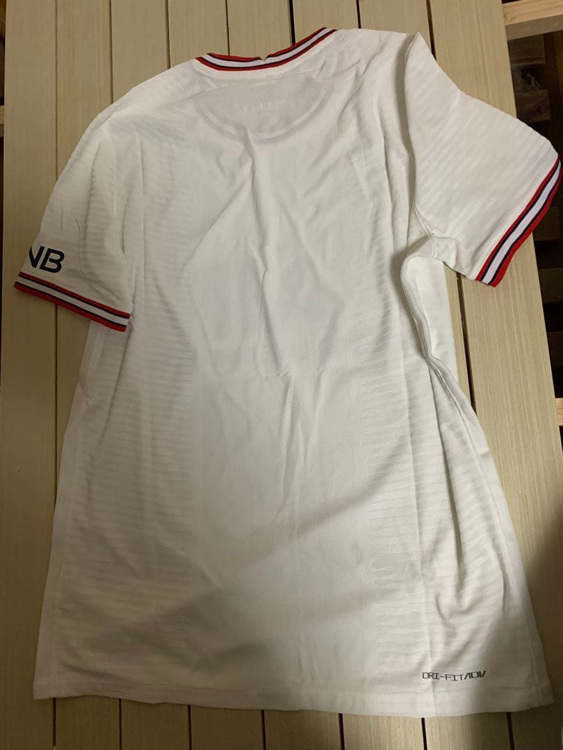 新品未使用品　NIKE 半袖 Tシャツ