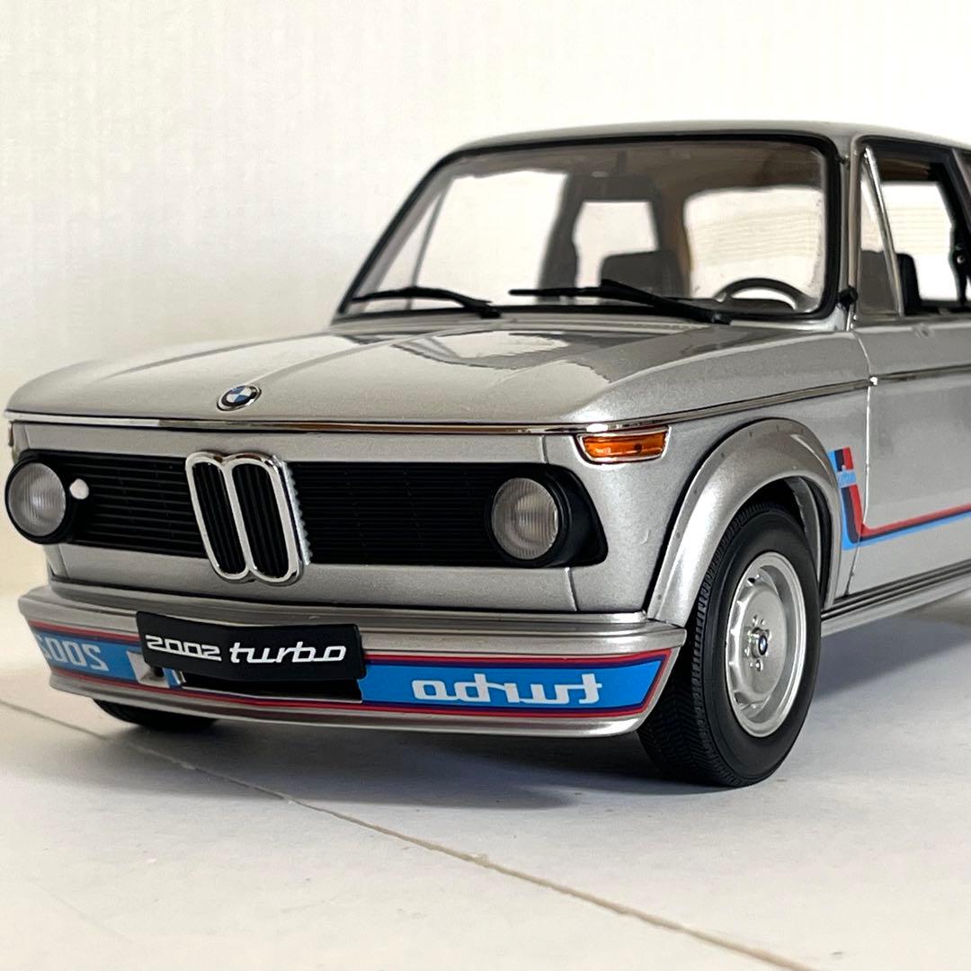 AUTO art 1/18  2002TURBO シルバー (一部破損有り