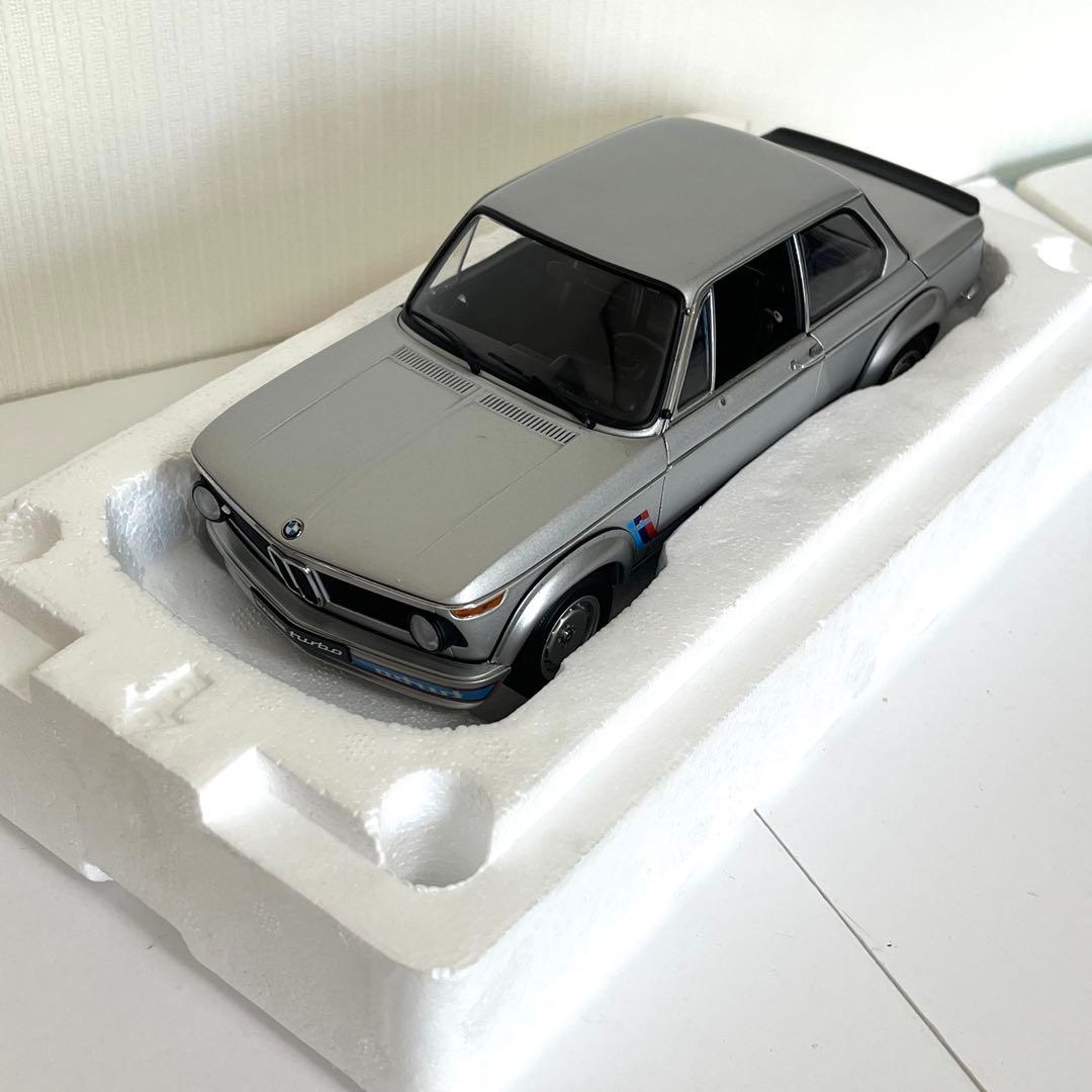 AUTO art 1/18  2002TURBO シルバー (一部破損有り