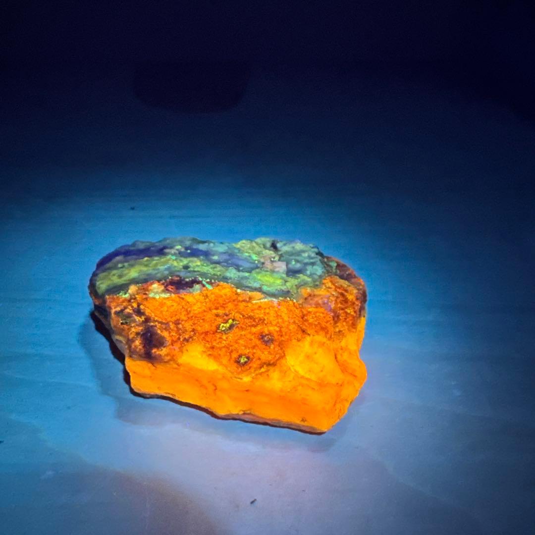 【松田様 ご検討品】北海道石　然別オパール　蛍光オパール 123ｇ
