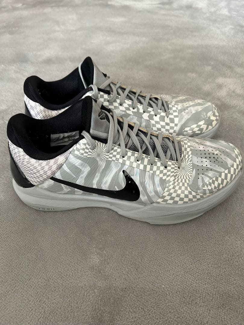 NIKE コービー 5 ゼブラ　ウルフグレー