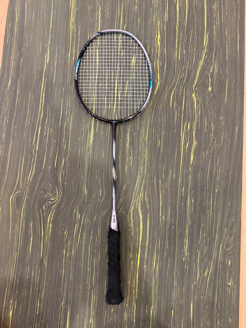 ヨネックス アストロクス88D tour 4UG5