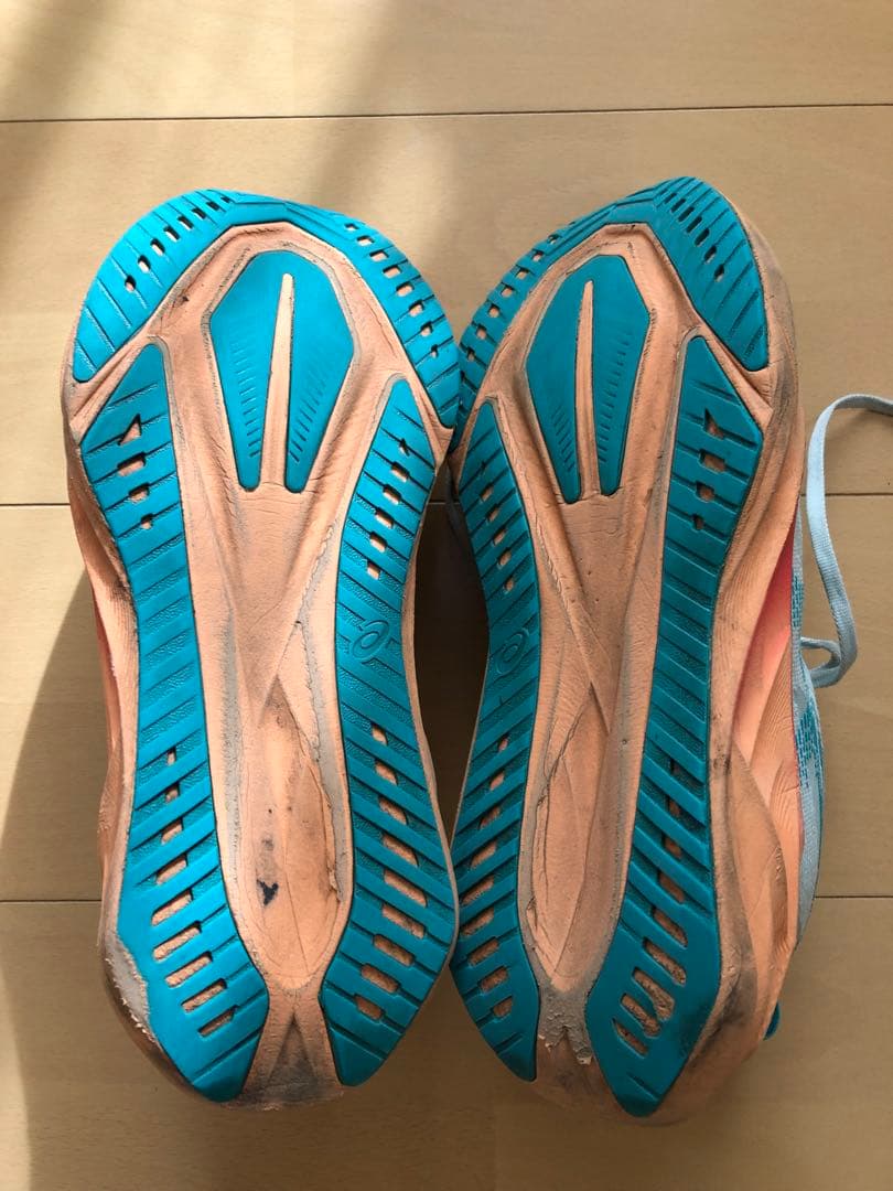 アシックス ノヴァブラスト5 中古品