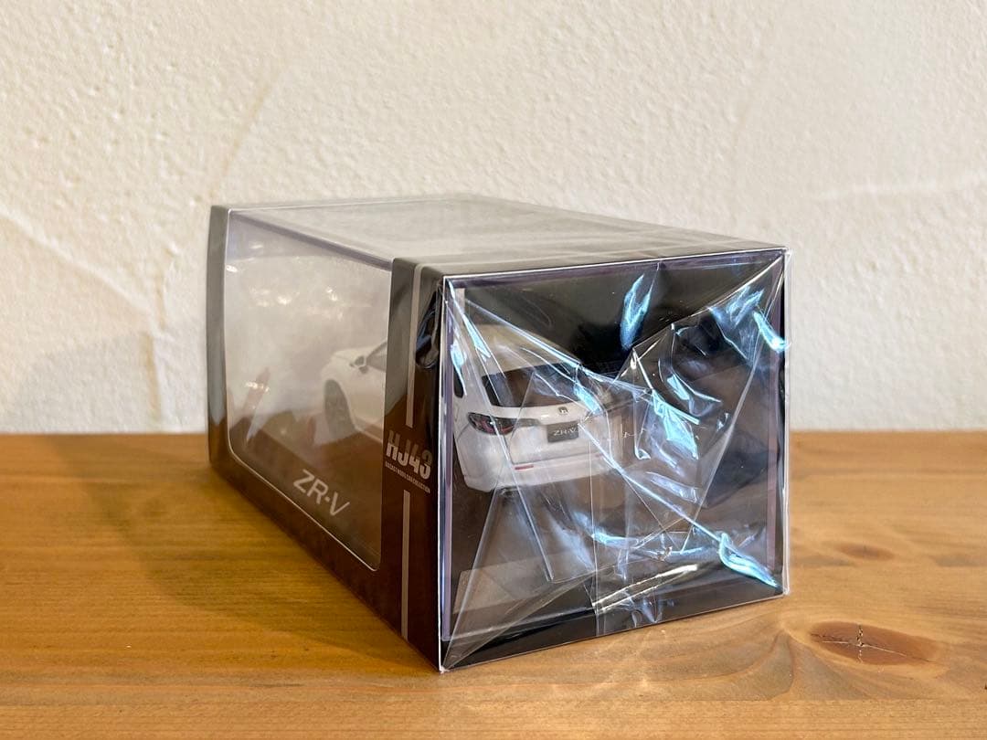 ホンダ ZR-V e:HEV 1/43 プラチナホワイト・パール ミニカー