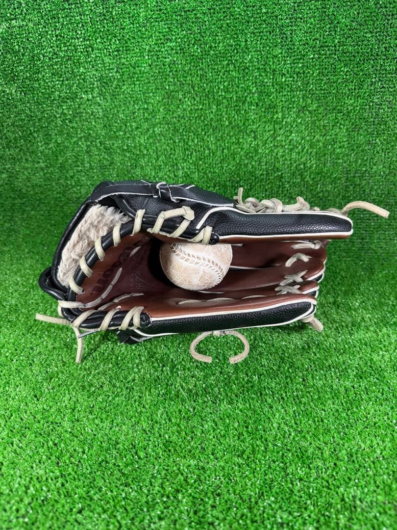 限定　ウイルソン　ワナビーヒーロー　軟式　内野手用　デュアル 87型
