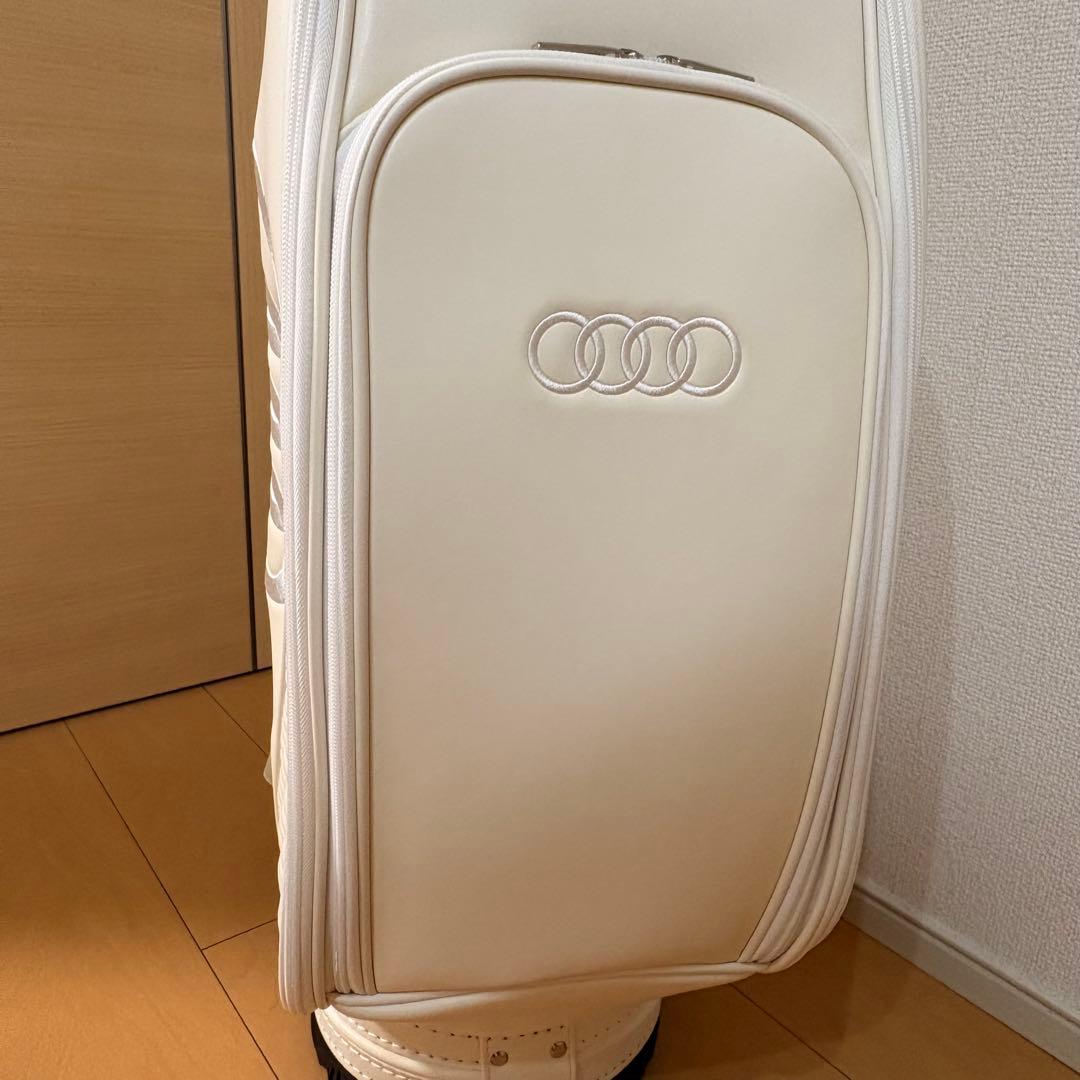 【新品未使用品】アウディ キャディバッグ ゴルフバッグ　ホワイト