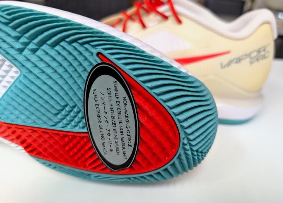 新品　未使用 NIKE ナイキコート エア ズーム ヴェイパー プロ HC