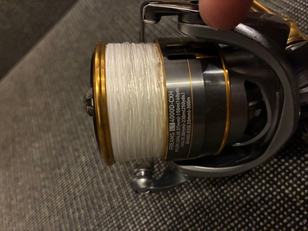 18フリームス4000D-CXH スピニングリール 使用頻度少ない