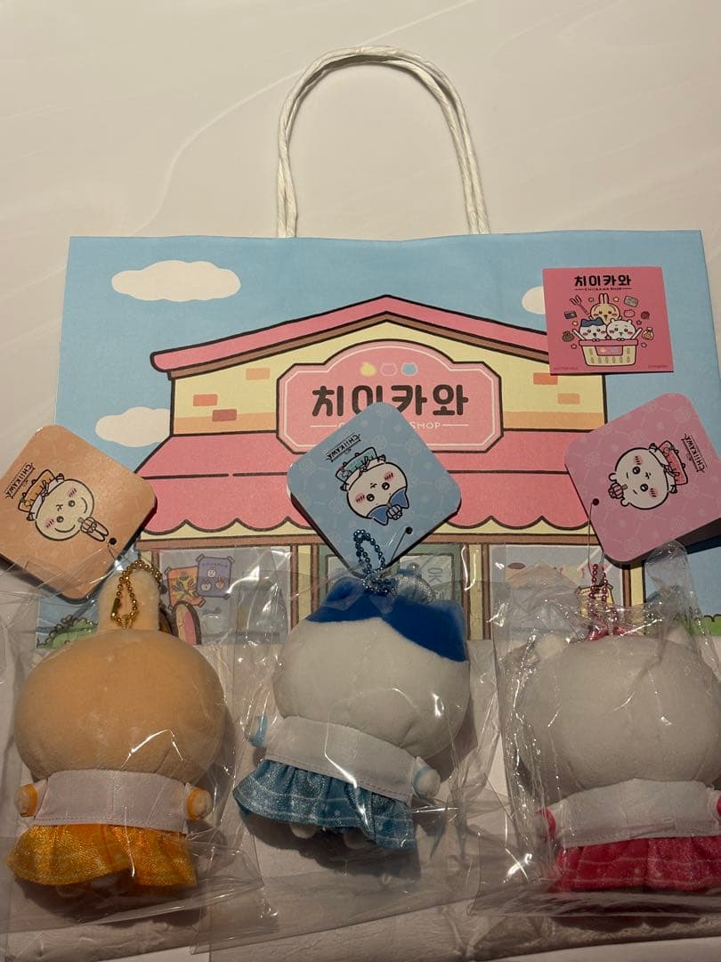 【韓国限定】ラス1化粧紙袋と限定ステッカー付きちいかわ 韓服　ぬいぐるみ セット