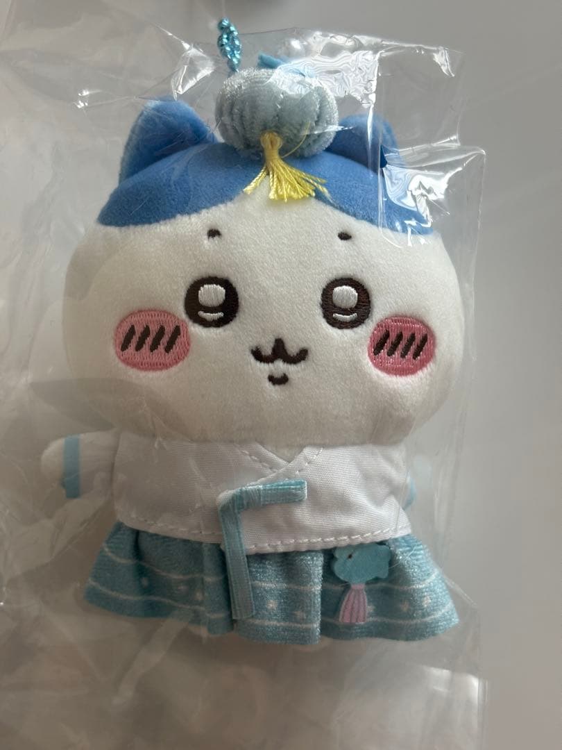 【韓国限定】ラス1化粧紙袋と限定ステッカー付きちいかわ 韓服　ぬいぐるみ セット