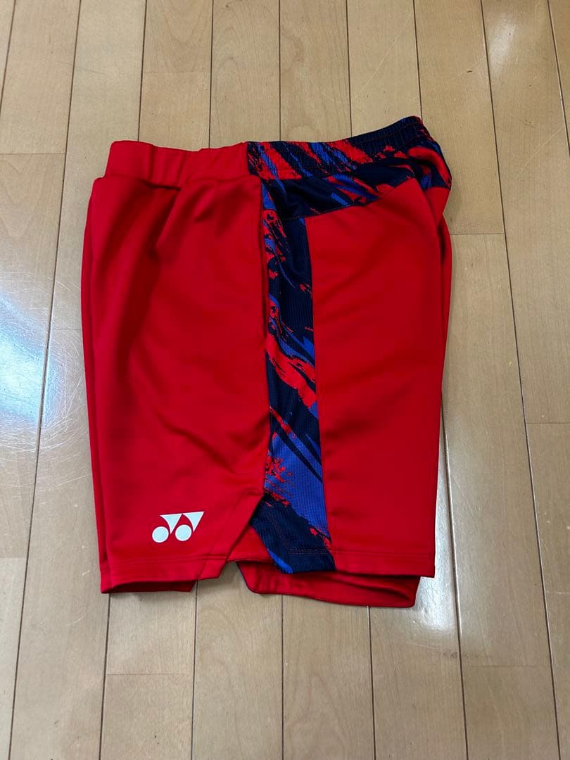 YONEX レッド バドミントンパンツ　ハーフパンツ