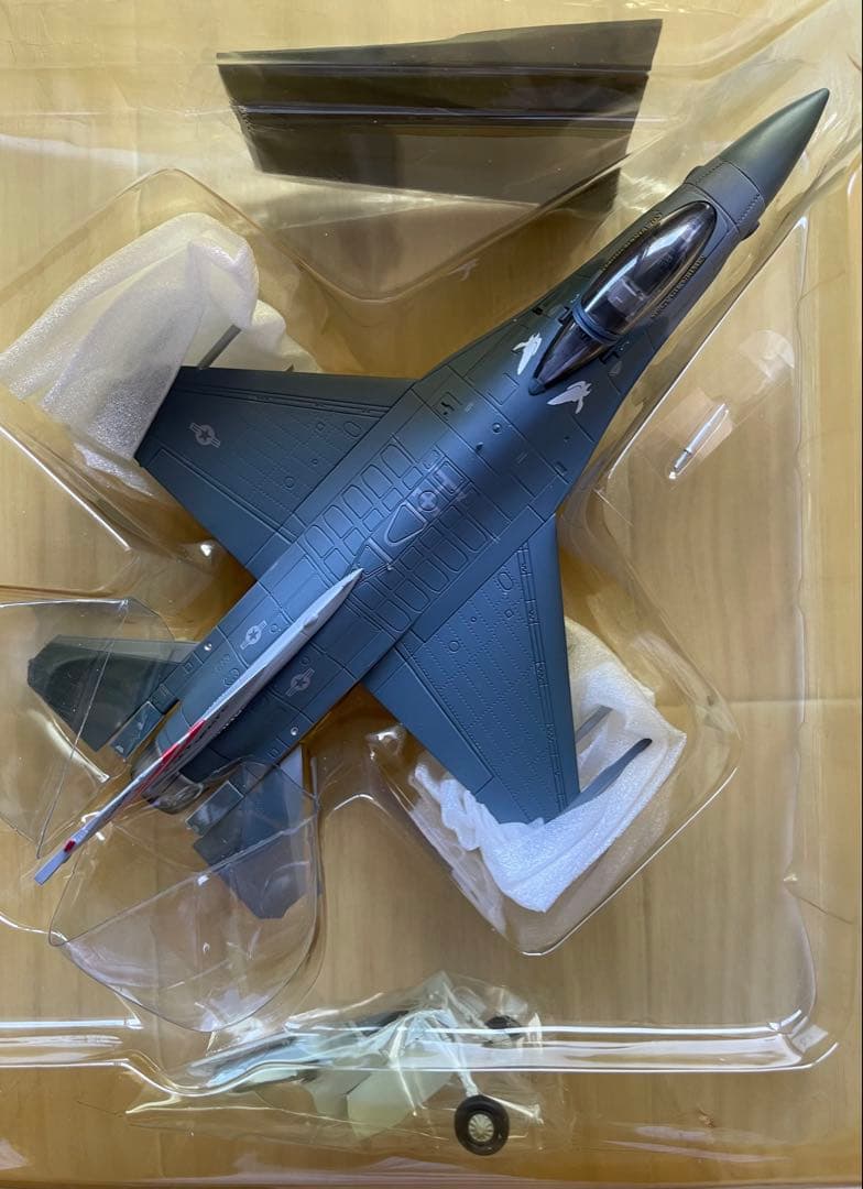 新品未開封 ドラゴンウイング 1/72 米空軍 F16Cファイティングファルコン