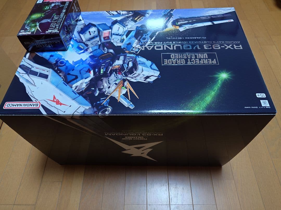 【新品未開封】PG　UNLEASHED1/60νガンダム+LEDユニット