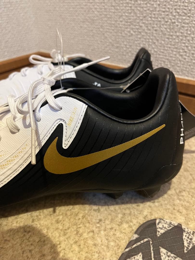 ☆新品☆サッカースパイク NIKE ファントムGX IIアカデミー 24.5
