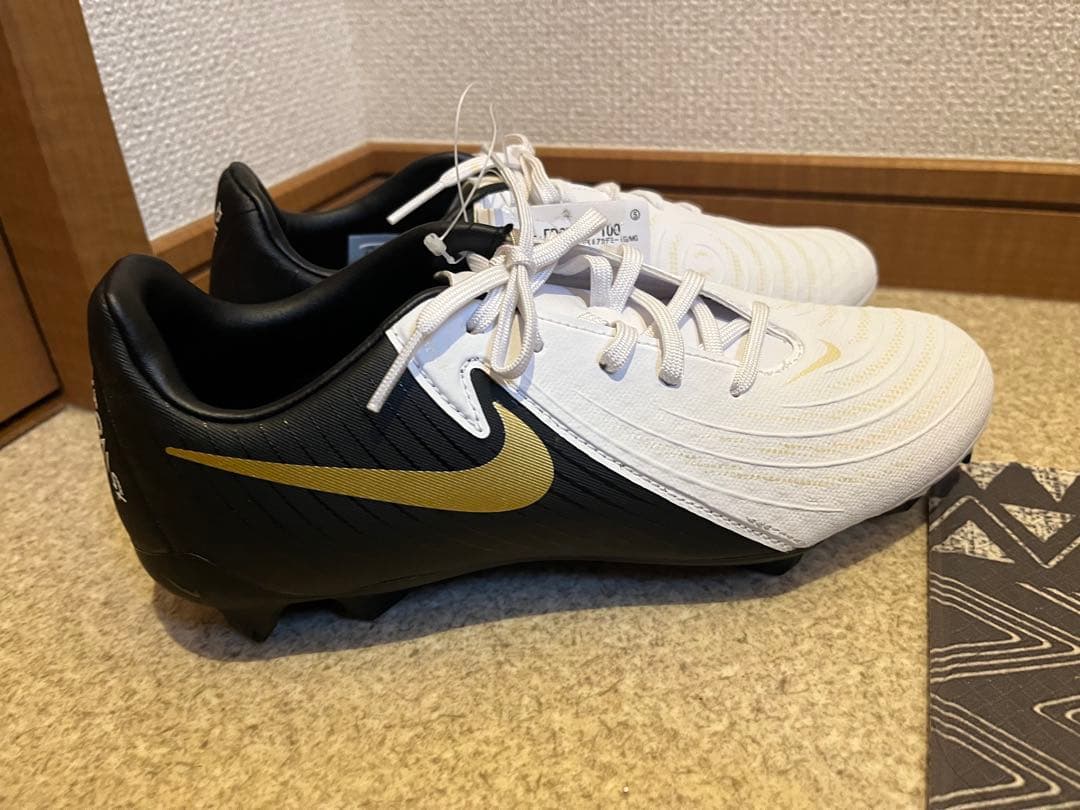 ☆新品☆サッカースパイク NIKE ファントムGX IIアカデミー 24.5