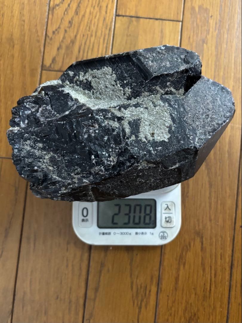 黒水晶　モリオン　原石　木製スタンド付き　2.3kg 特大結晶　パワーストーン